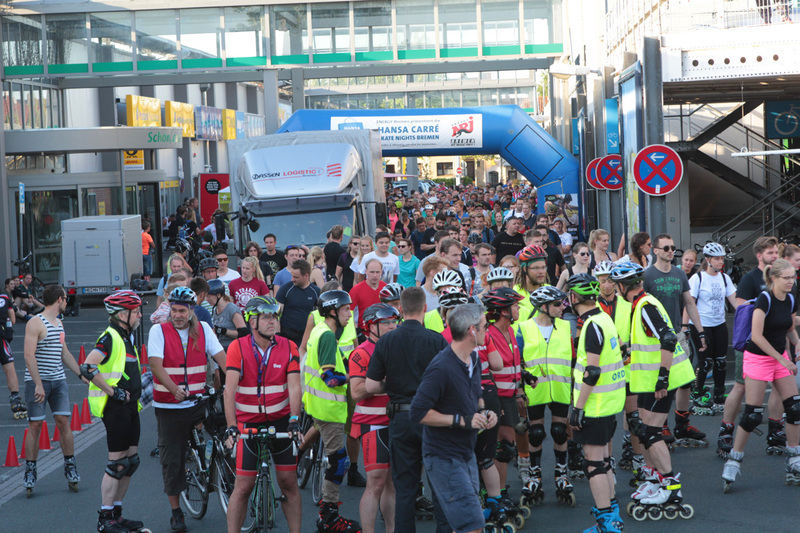 Skater vor dem Start bei der Bremen Skate Night